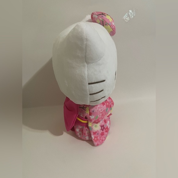 Hello Kitty 2019 Gotochi Sakura Kimono Plush - Picture 4 of 8
